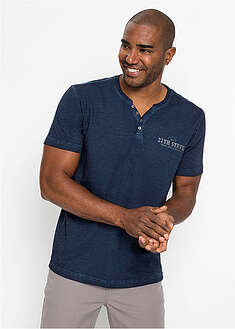 Camiseta henley de algodón orgánico puro con manga corta y aspecto lavado