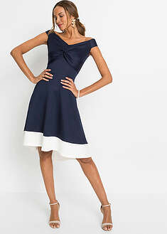 Vestido con escote bañera y detalle de nudo