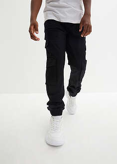 Pantalón elástico tipo cargo sin cierre con corte regular