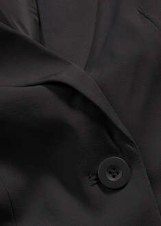 Americana corta con bolsillos