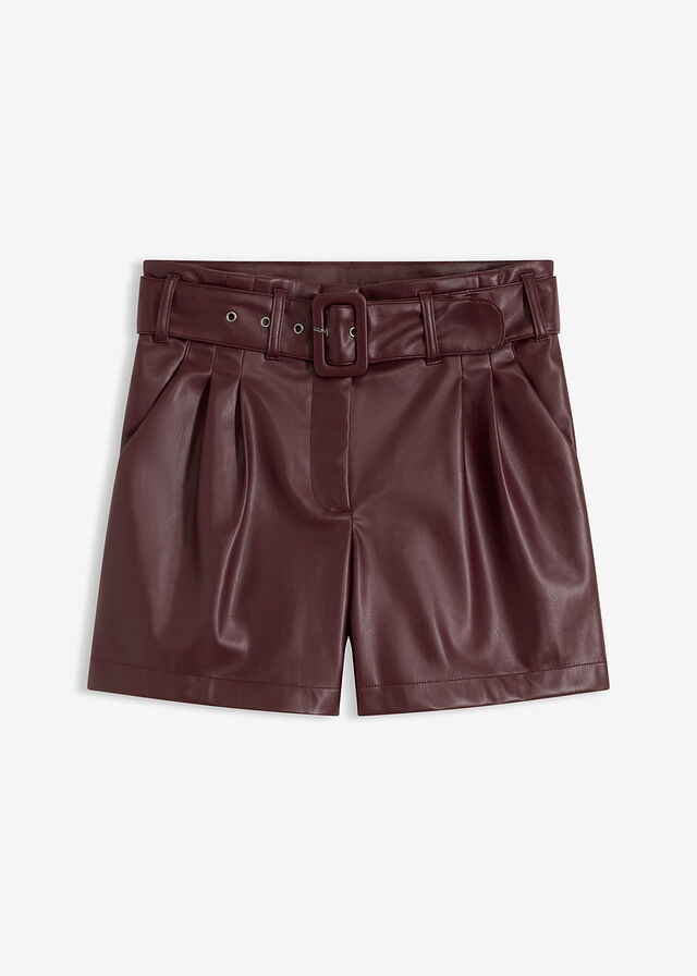 Pantalón corto de piel sintética con cinturón