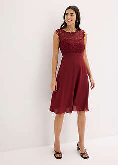 Vestido corto con encaje