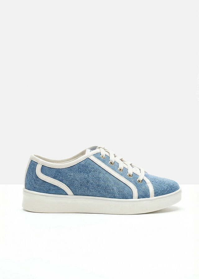 Zapatillas deportivas con aspecto vaquero